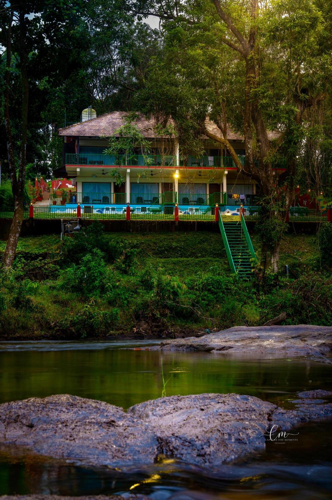 Falcon Riverview Resorts Kuttampuzha Esterno foto