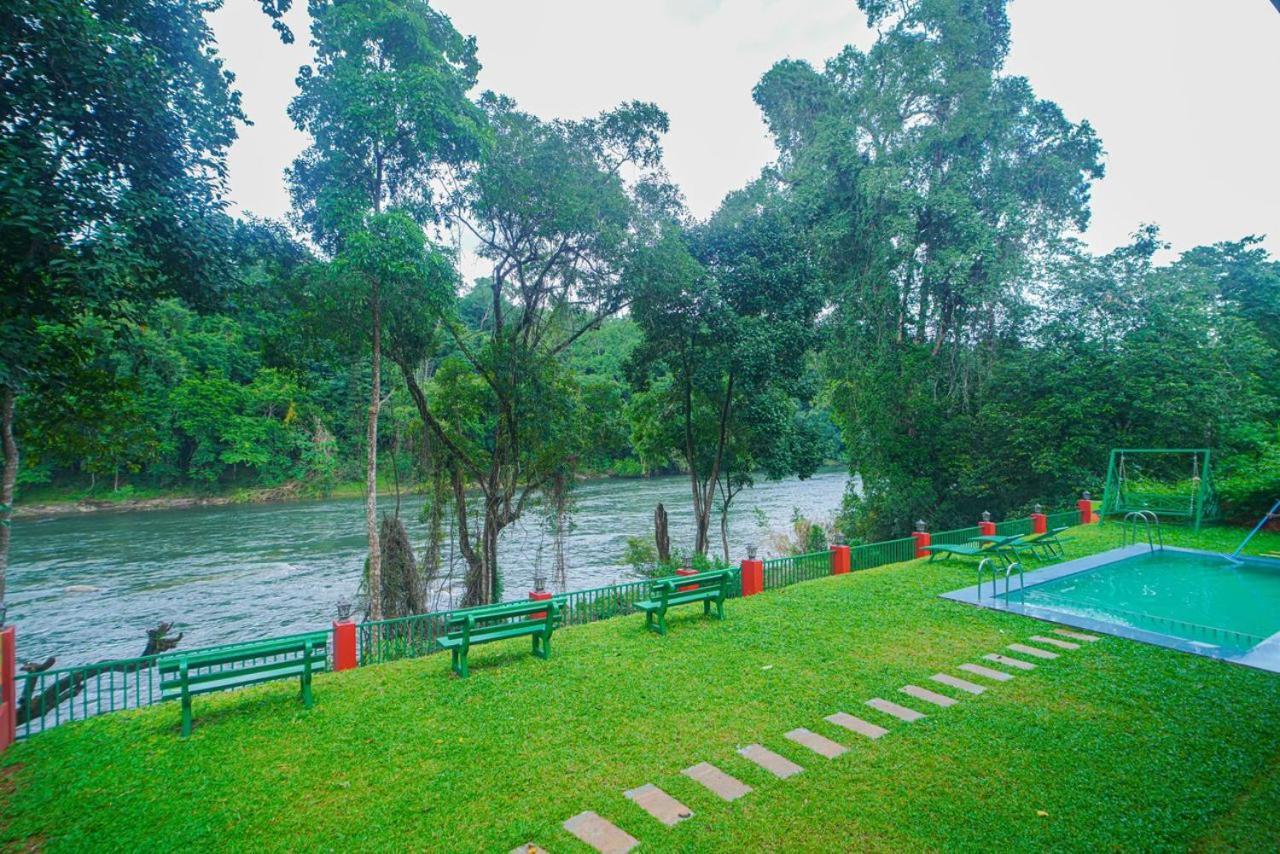Falcon Riverview Resorts Kuttampuzha Esterno foto
