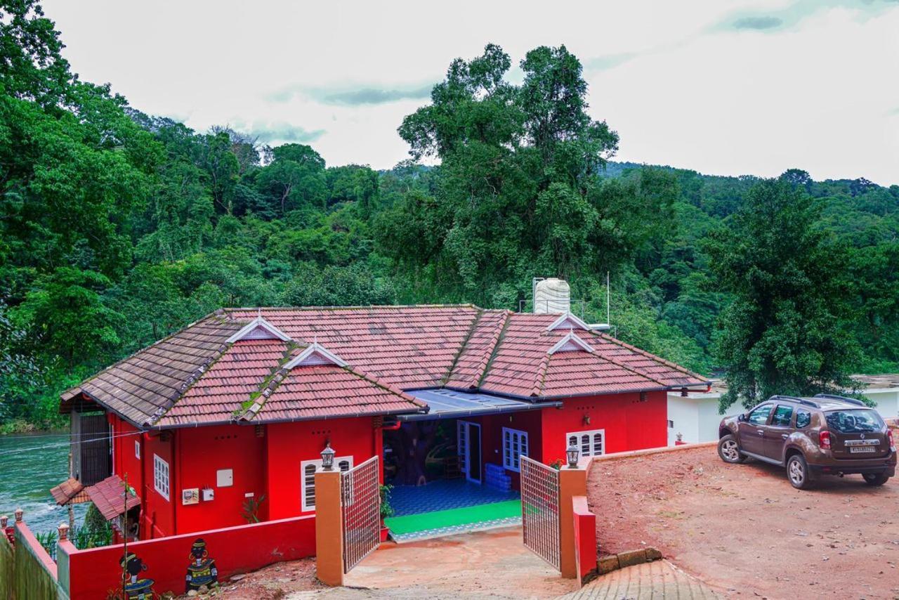 Falcon Riverview Resorts Kuttampuzha Esterno foto