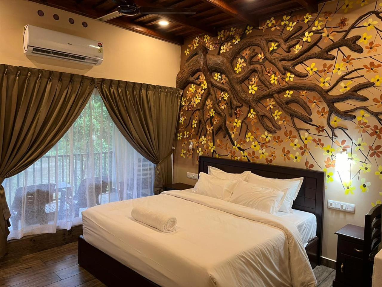 Falcon Riverview Resorts Kuttampuzha Esterno foto