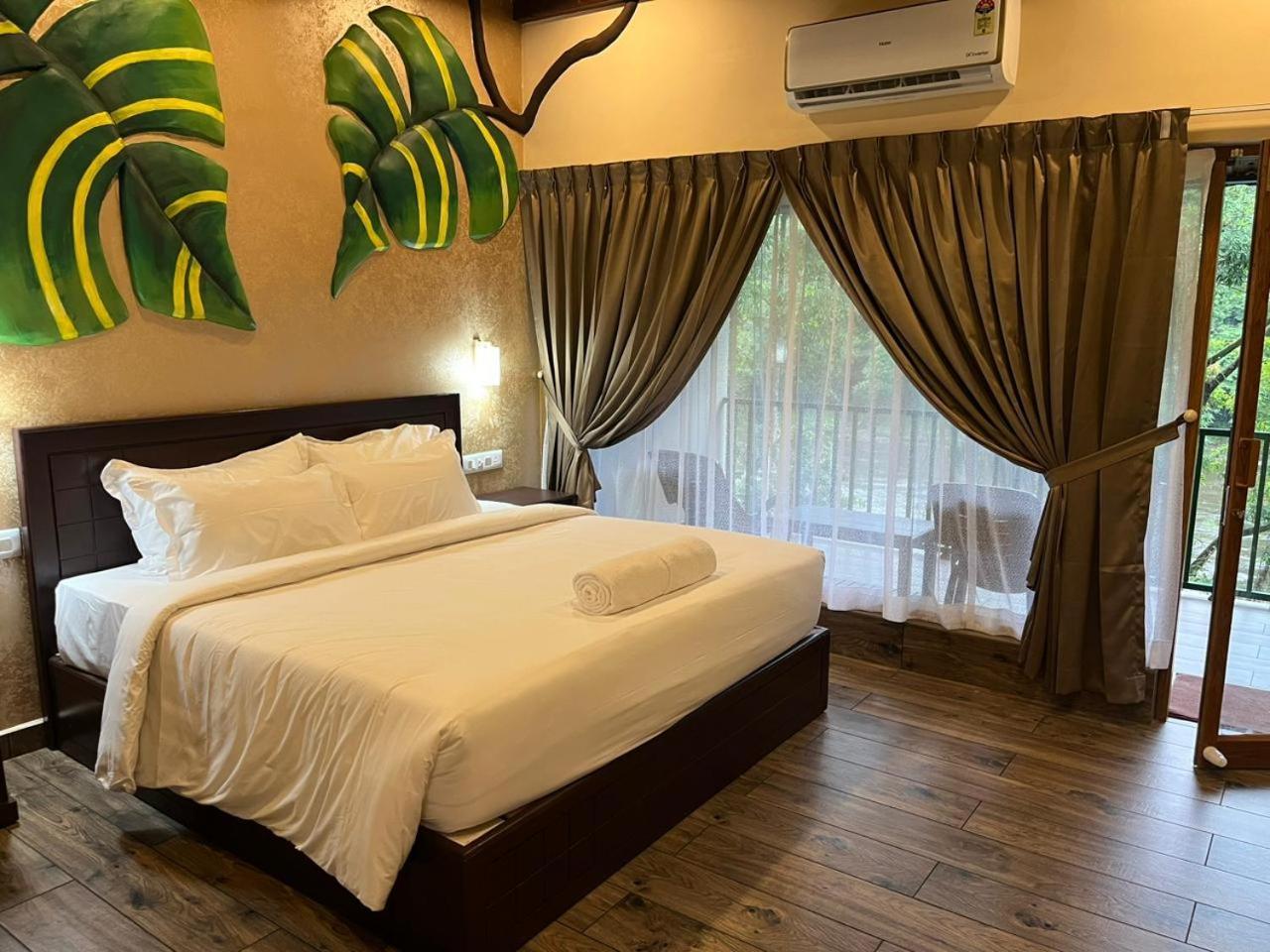 Falcon Riverview Resorts Kuttampuzha Esterno foto